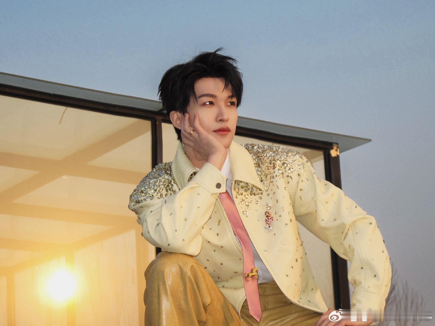 黄子弘凡是邓超幼年体吧看完黄子弘凡才发现，原来快乐真的可以传递，身上的“人气儿”