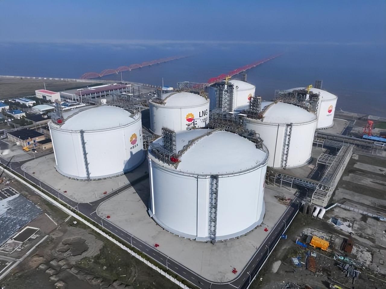 外援彻底无望，深陷能源危机的日本政府不仅没有正视问题根源，反而想出了一个震惊全球