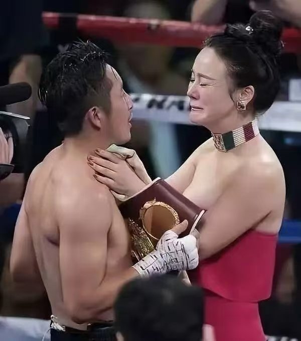 倪萍说要为邹市明的改变鼓掌姐姐当家 从“没大有是非观”到主动规划蜜月，邹市明这变