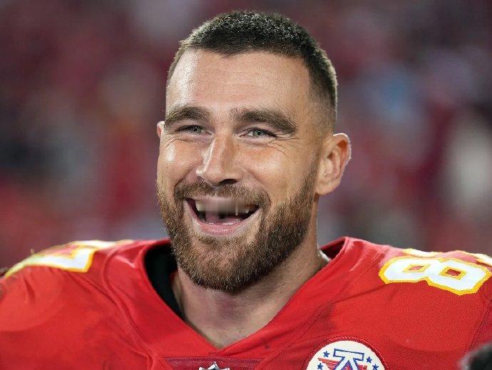 男友证实霉霉在写新歌  男友说霉霉在写新歌   Travis Kelce 证实霉