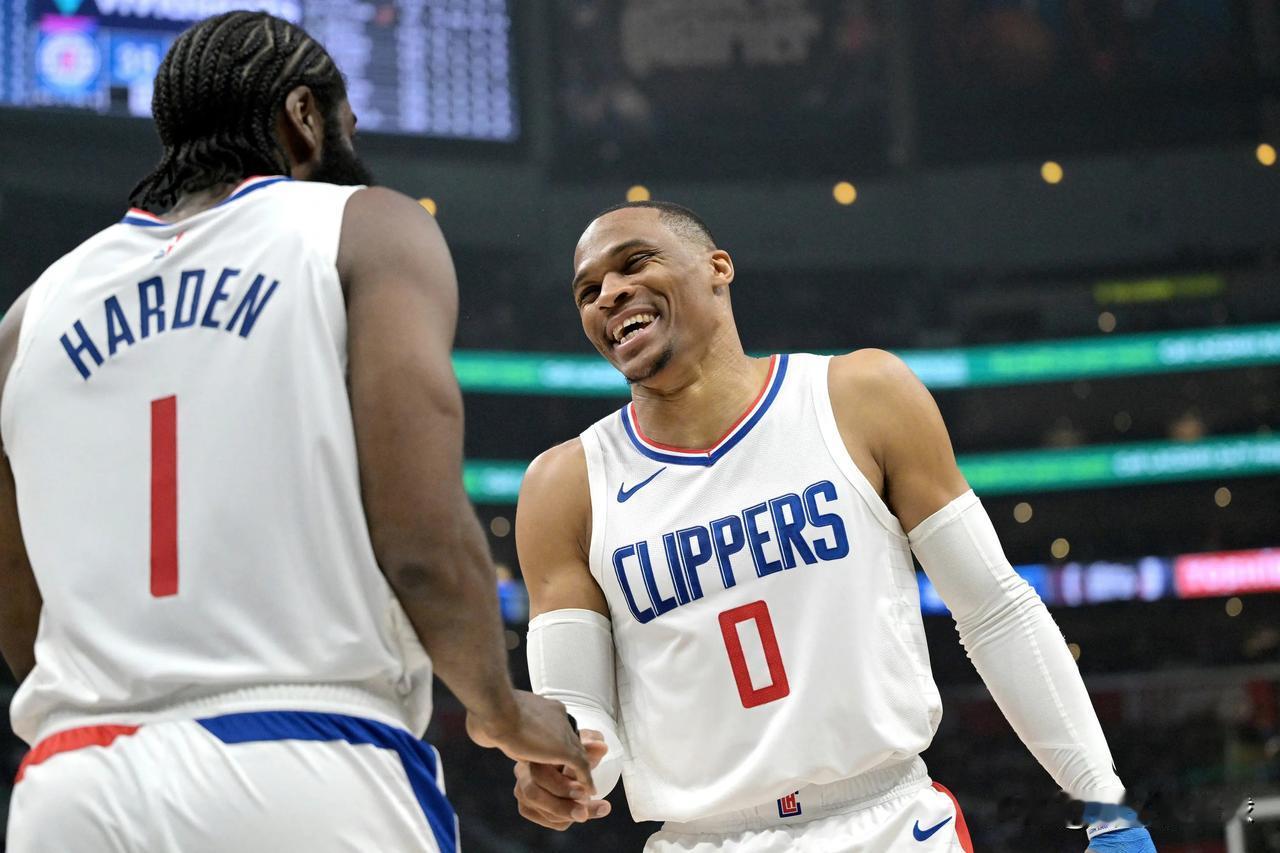 自由市场首日综述
乔治可能将离开快船，双方已达成共识。
保罗1100万加盟马刺。