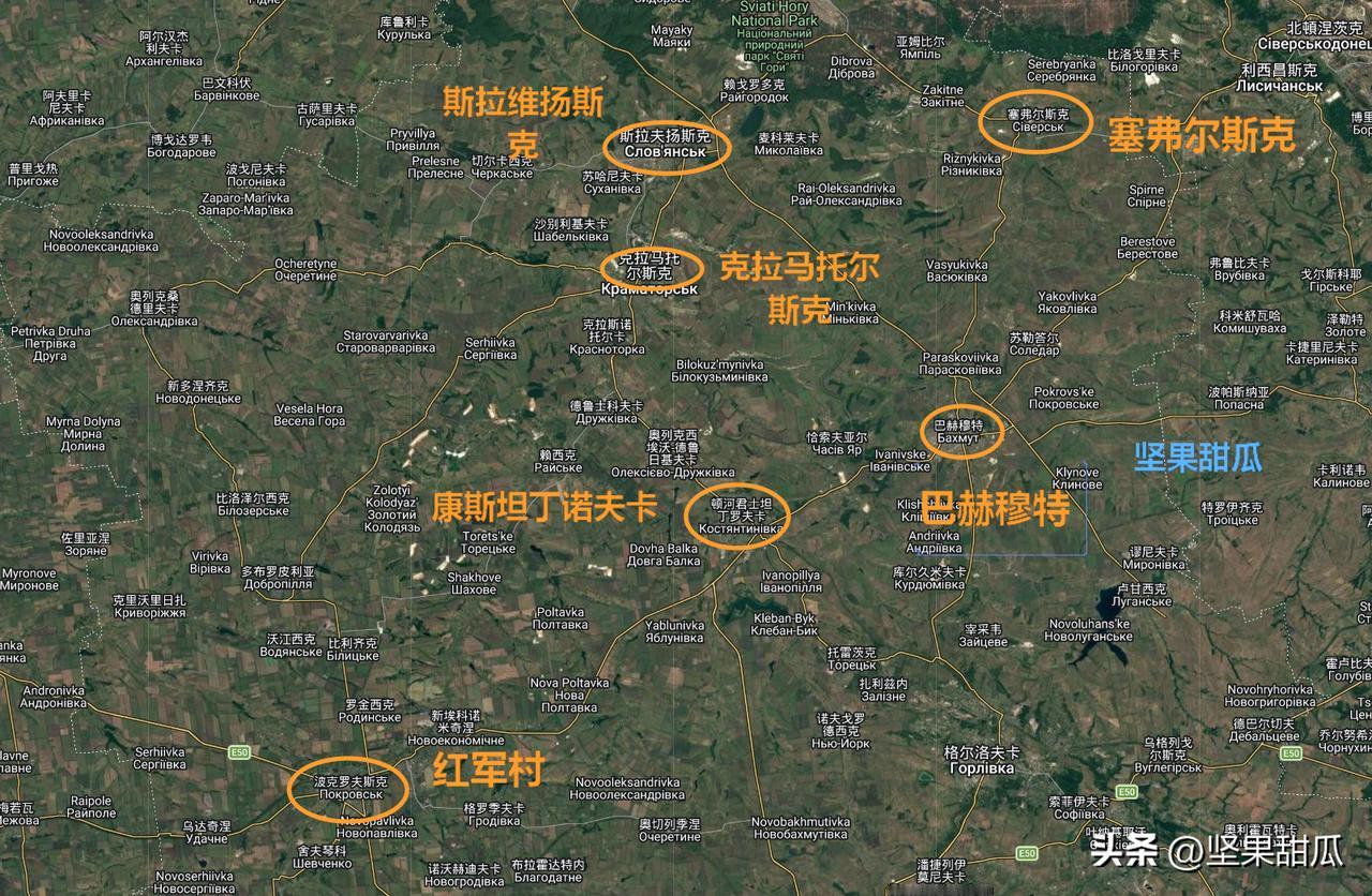 康斯坦丁诺夫卡方向，俄军南部集群持续发力，俄媒称，空天军的苏34战斗轰炸机投了一