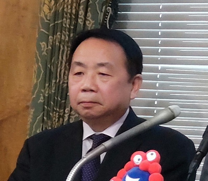 日本维新会参议员石平再度公然参拜靖国神社，并声称要继承所谓“英灵遗志”。此人原为