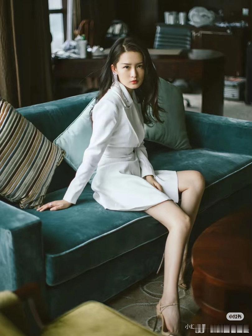 李沁幻视千金归来想看李沁再演一部都市剧 李沁的“千金感”真的经得起推敲，细节里都