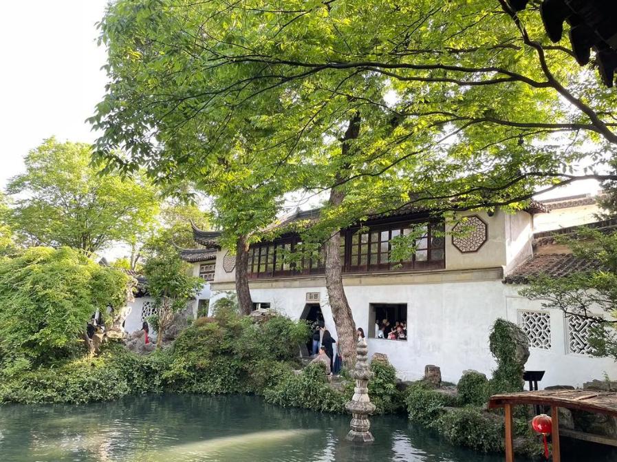 不少人都发现一件反差十足的事，我们航天硬实力稳居世界前列，对外宣传的视觉设计，却