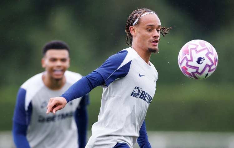 奥哈拉：感觉热刺签下西蒙斯就像曼联引进安东尼，我已对他厌倦11月3日讯 两位前英