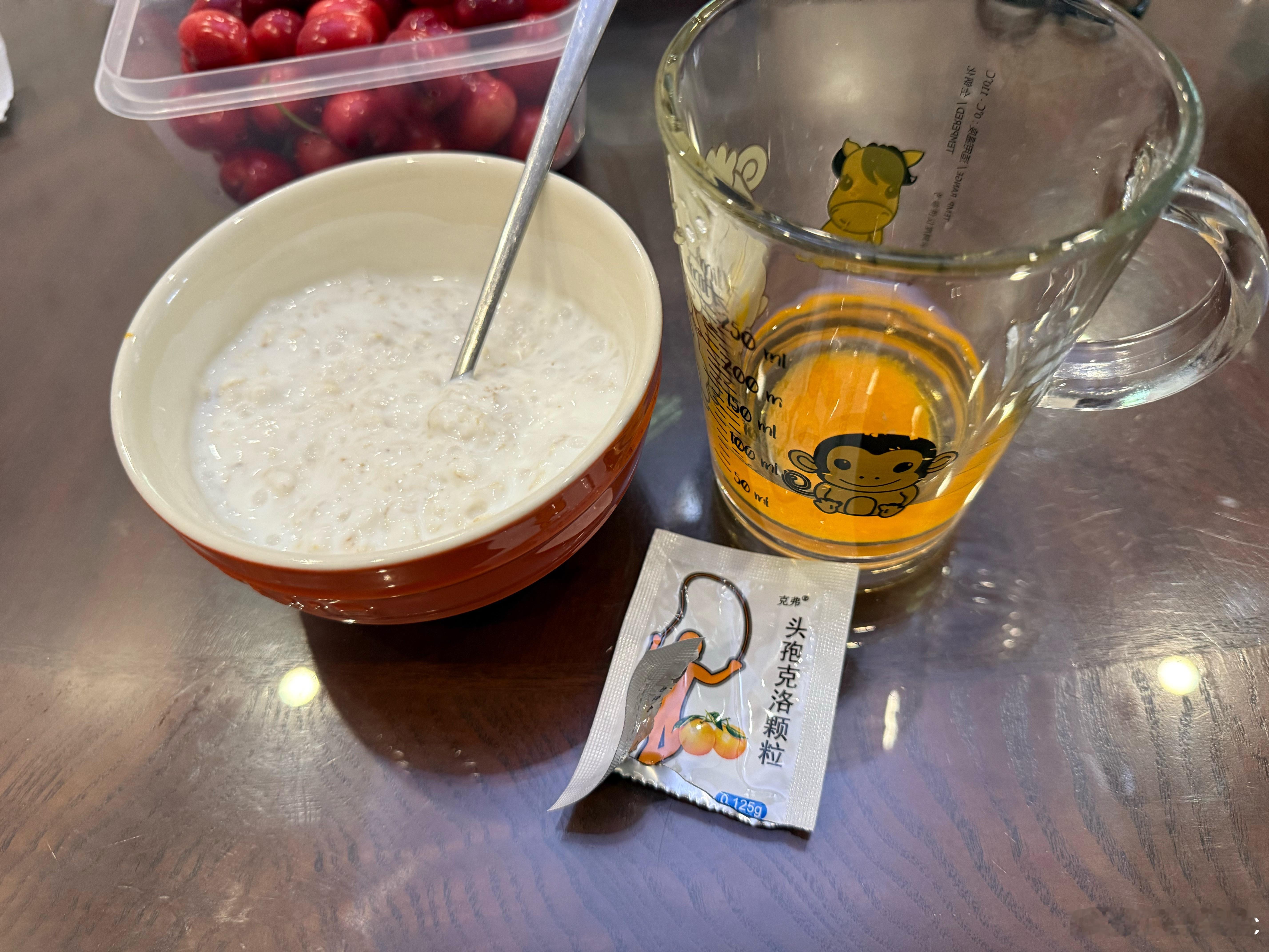 酸奶里有益生菌，头孢是抗生素能杀细菌，闭环了？ ​​​