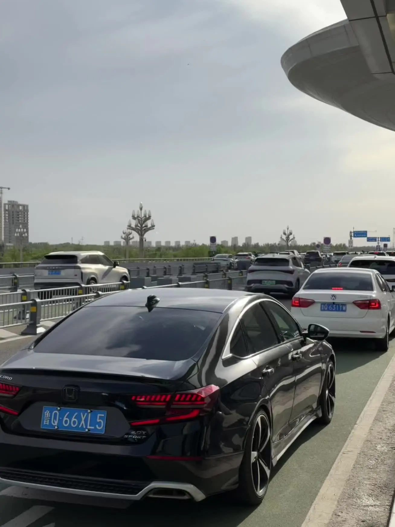 “还记得你提车前一晚激动的睡不着的样子吗”