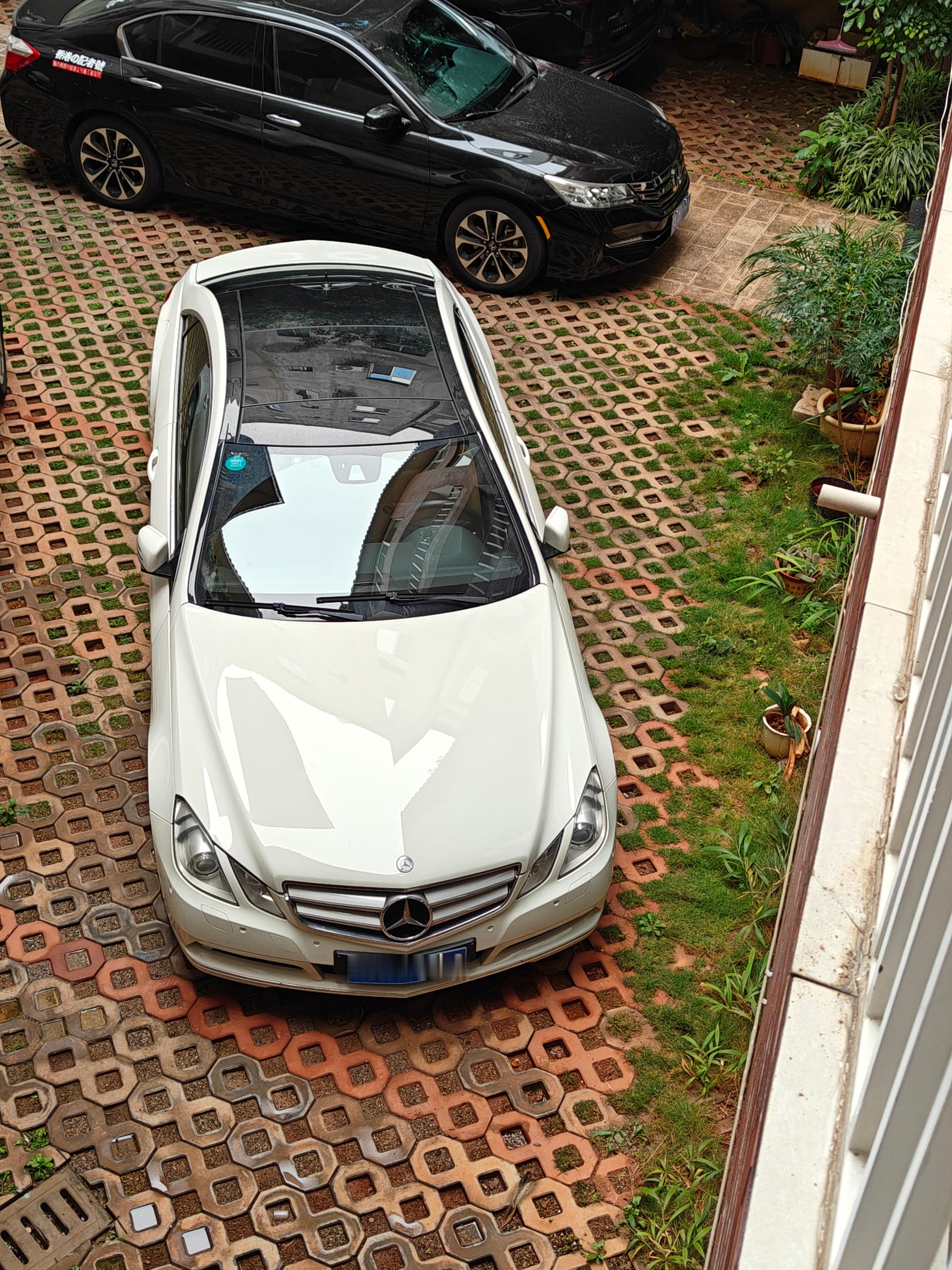 卧槽，开了C207 E350 coupe，有点不适应V6雅阁了，挂D档松刹车后怠