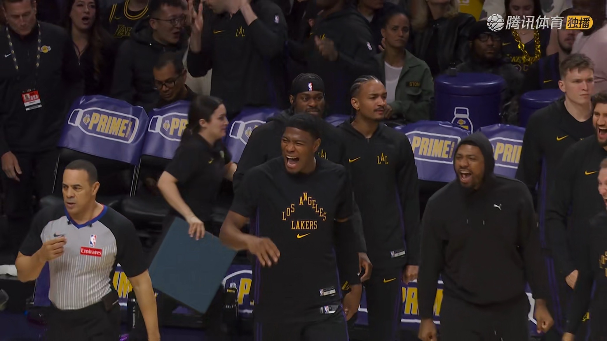 湖人领先到20分🚨骑士vs湖人