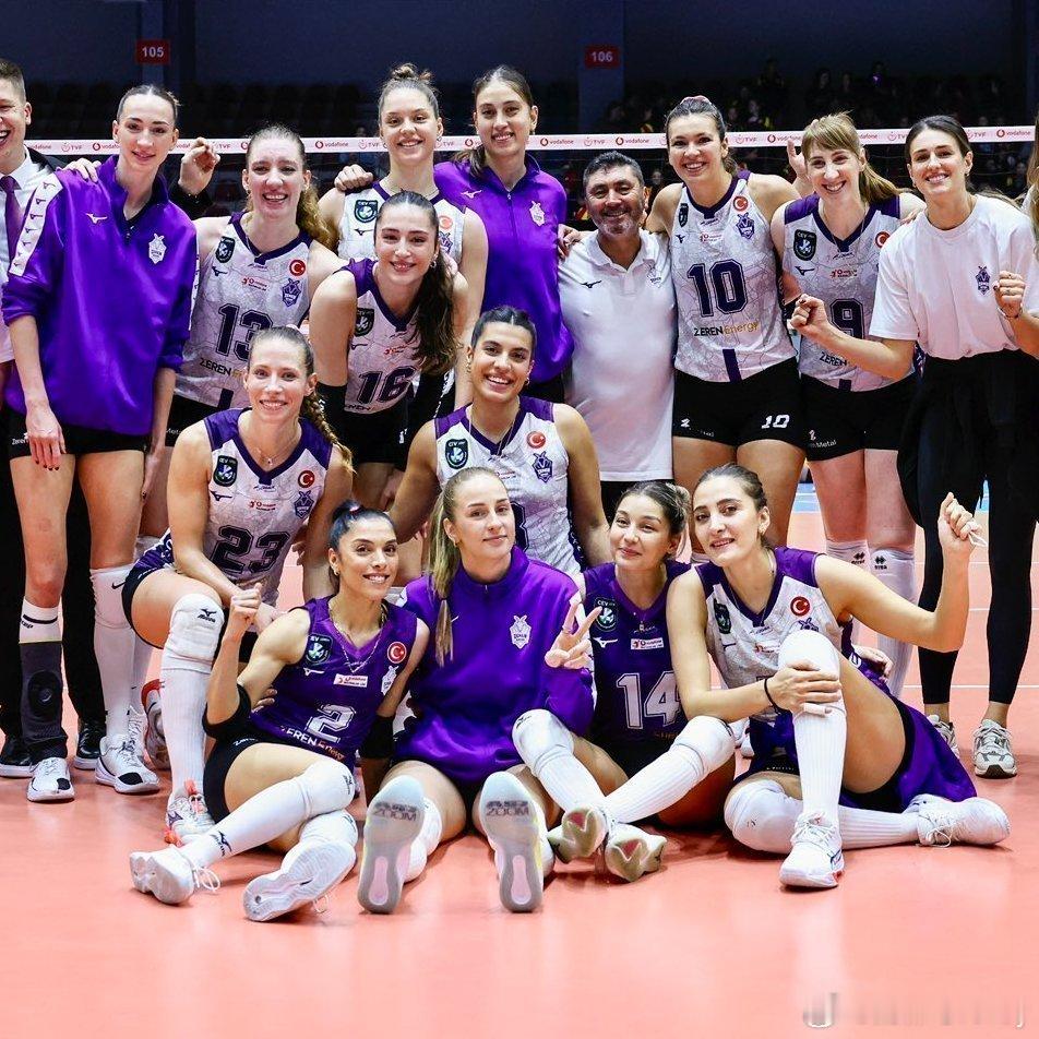 【土超女排】铜牌争夺战次回合，伊萨奇巴希3-1力克泽仁体育获得季军。女排 国际排