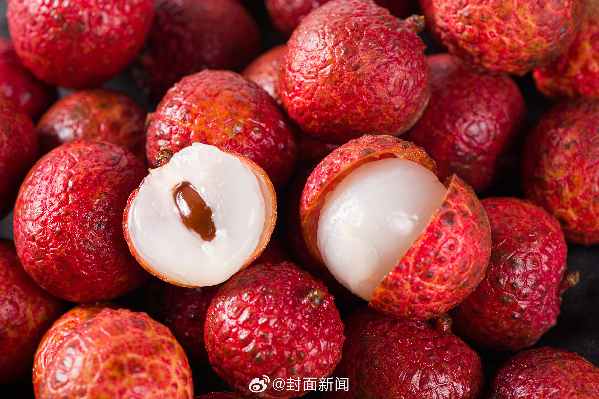 【#女子两天狂炫3斤荔枝致低血糖# 医生：应警惕“荔枝病”】近日，四川泸州，一女