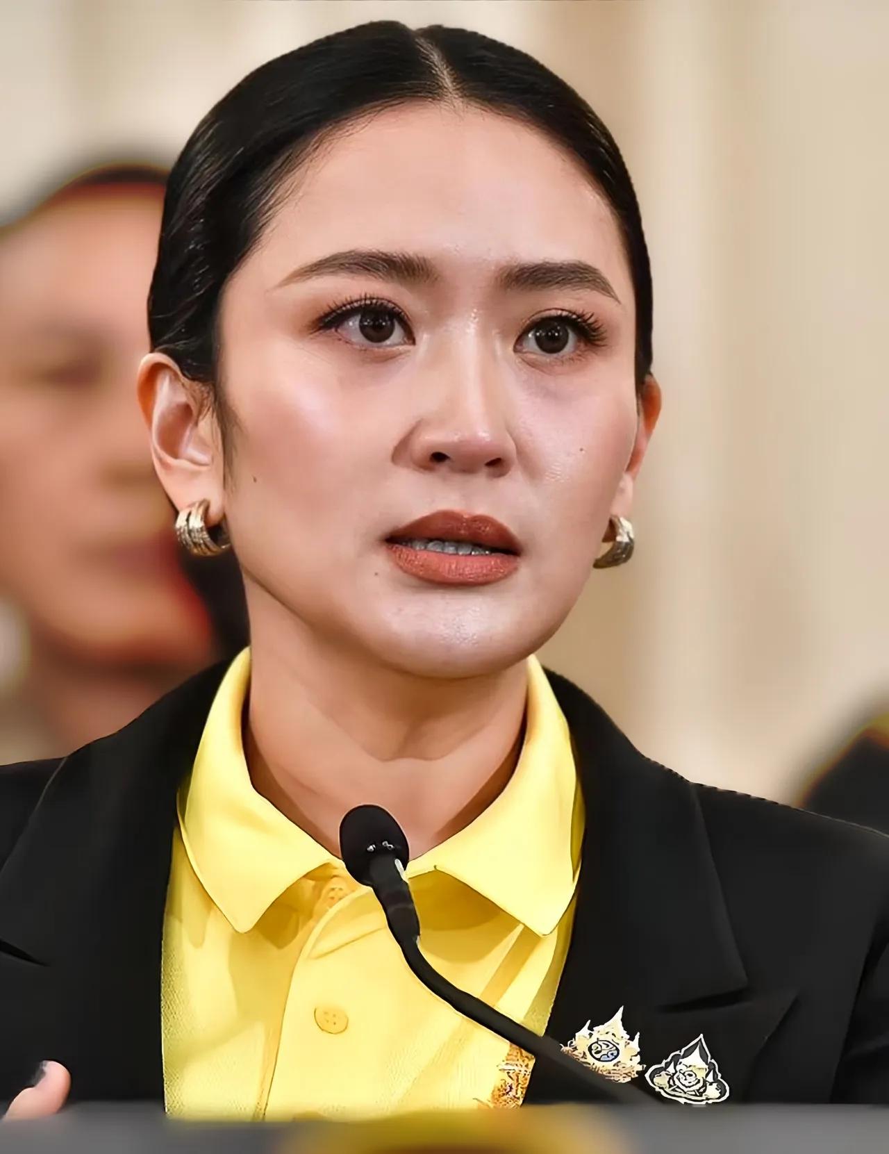 快讯！快讯！  
就在刚刚！  
泰国甩出王炸！  

6600亿泰铢狂撒钱！全