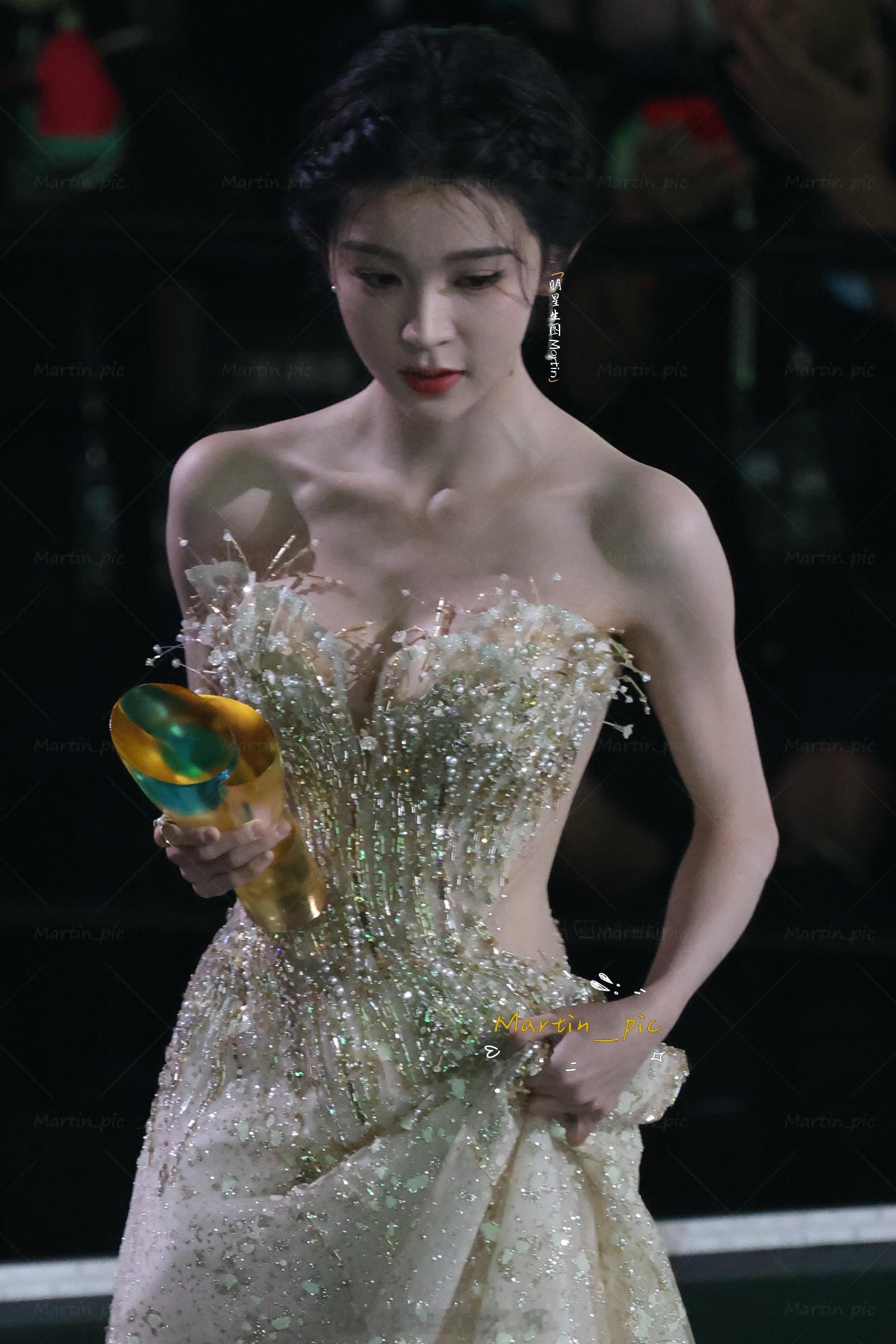 饶嘉迪 饶嘉迪星光大赏内场生图恭喜饶嘉迪妹妹今天真的是仙女下凡啦饶嘉迪星光大赏年