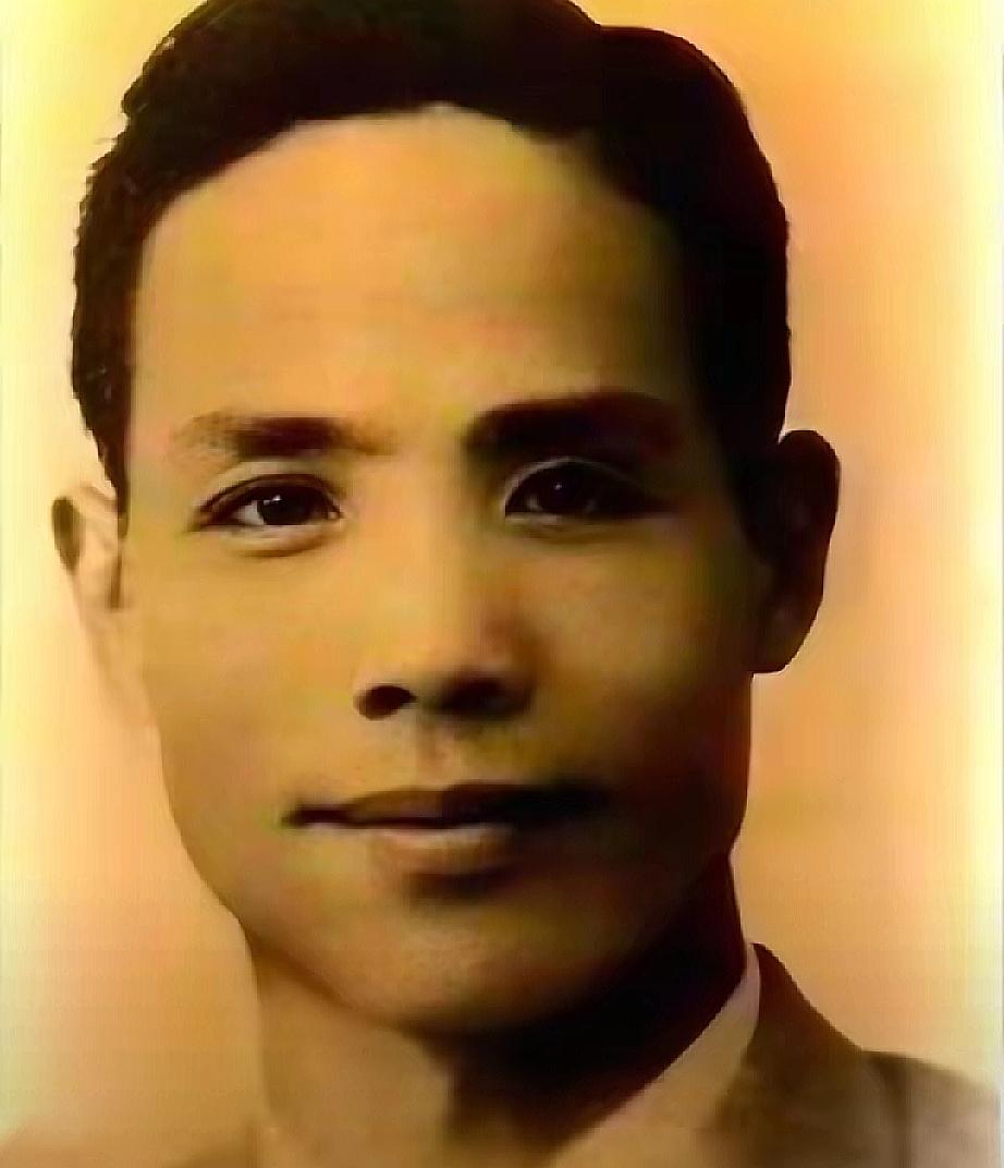 吴石的后人有点意思，明明父亲是潜伏台湾的烈士，大名鼎鼎的 “密使一号”，儿子吴韶