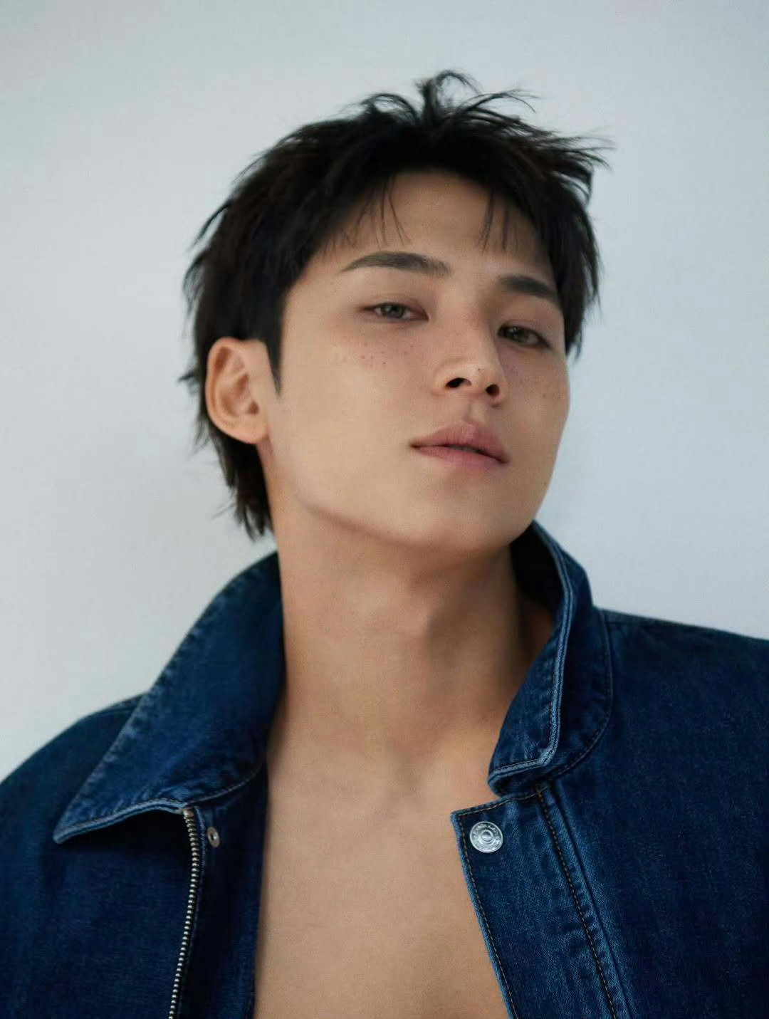 金珉奎 Calvin klein 日版ELLE九月刊封面大片摄影：Ahn Joo