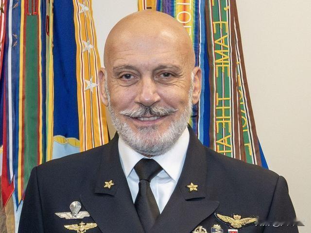 认输，北约最高指挥官：乌克兰没法打了，继续下去就是白白送命。美国也好、英国也好、