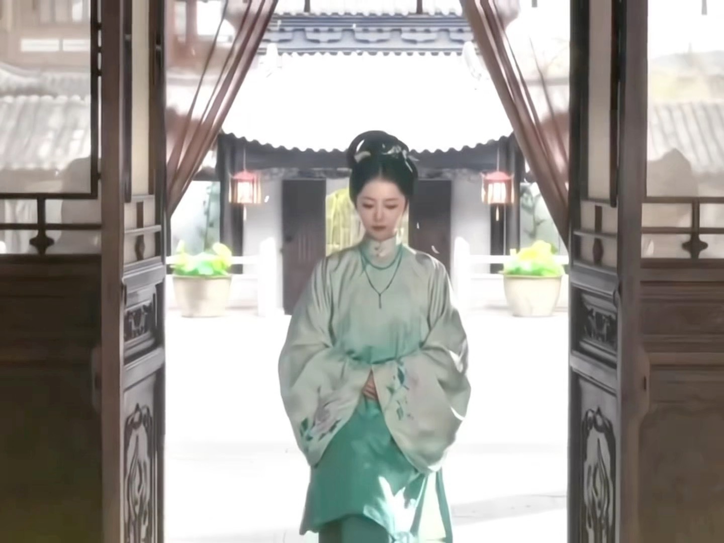 剧还在拍番外就先播了 现在的剧这么先进了吗？兰香如故你们还是太前卫了，不过我得说