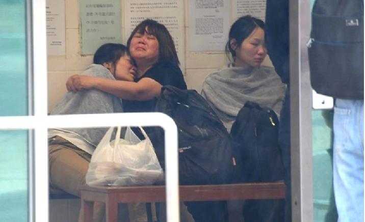 26岁准新郎电梯槽遭堕下铁片击头亡慈母痛失爱子伤心欲绝。
       香港赤柱