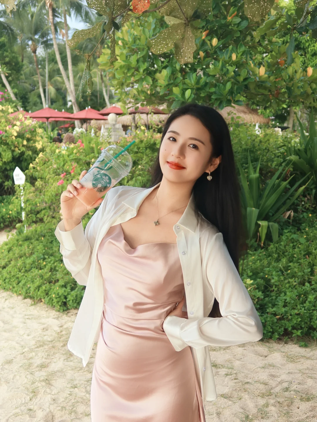 就飞去热带的岛屿🏝️游泳