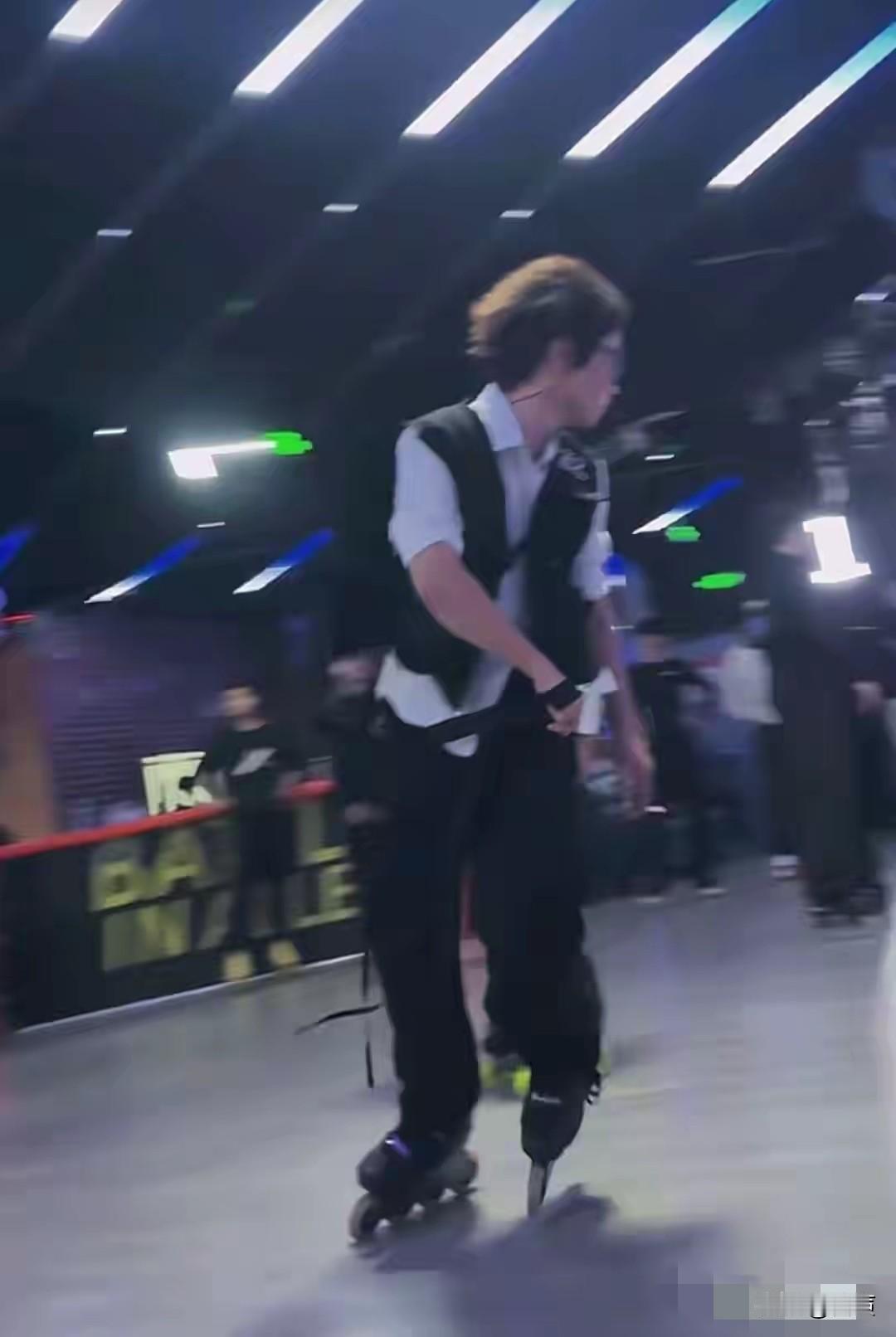 浙江轮滑大神慕辰去世
慕辰常说的一句说是，往死里冲，其他交给天意，没想到竟然一语