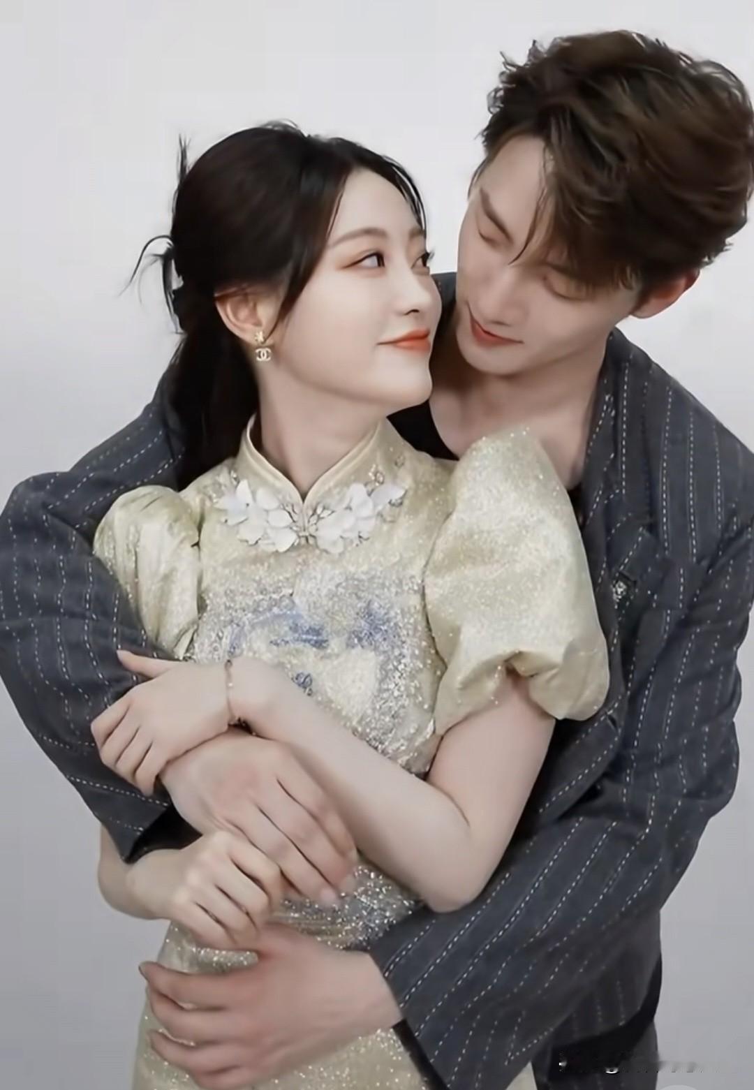 哎呀一搭还有好多这种营业小视频呢，二搭都没大有 [赞][赞][赞]