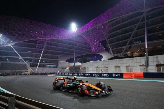 【诺里斯夺得F1车手总冠军】新华社阿布扎比12月7日电 2025赛季世界一级方程