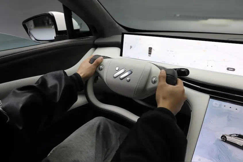 半幅式方向盘或将被禁止半幅式方向盘体验如何？ 