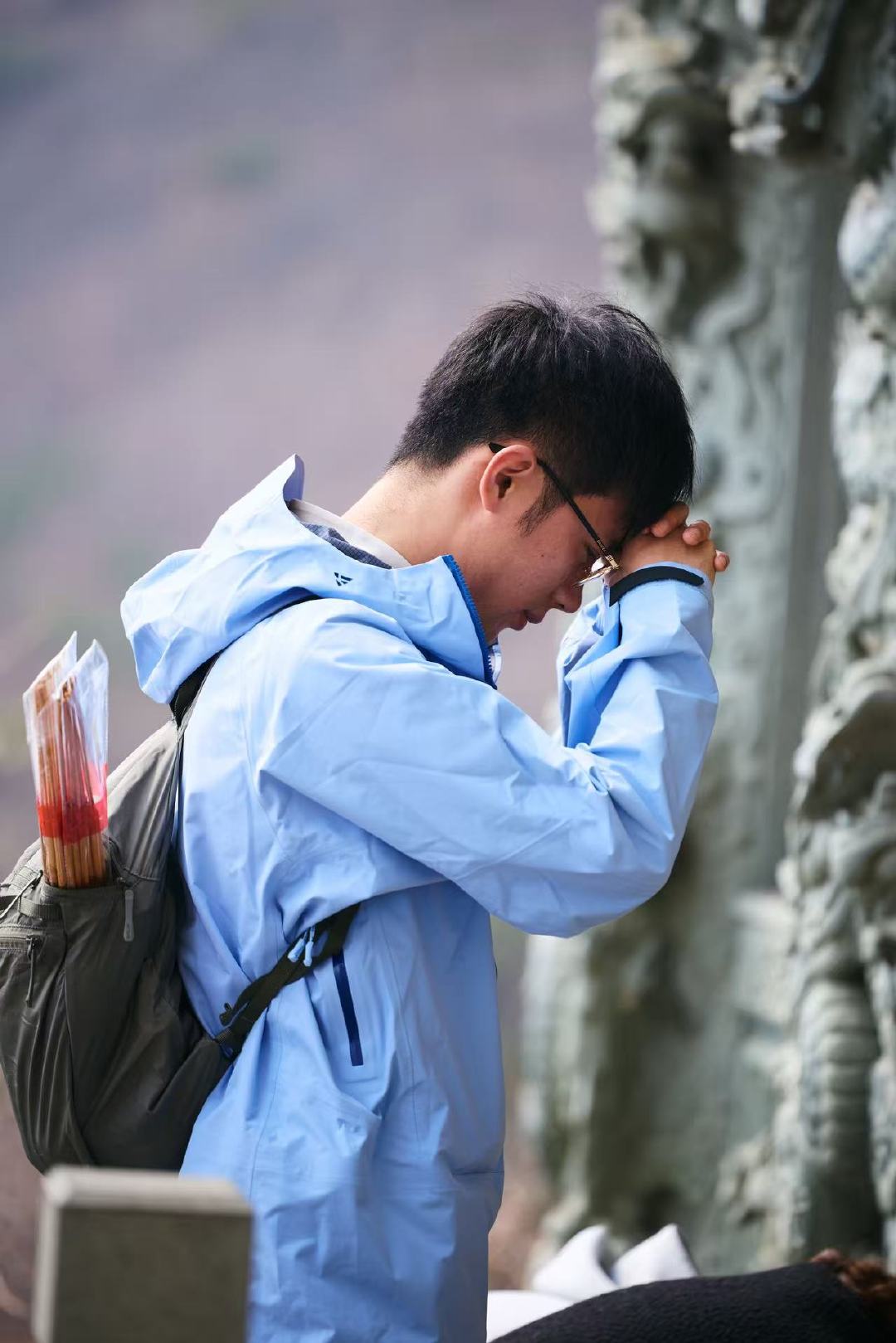 以前总觉得前程似锦是祝福语，毕业后才懂，它其实是一句很用力的期待。想去辽宁大孤山