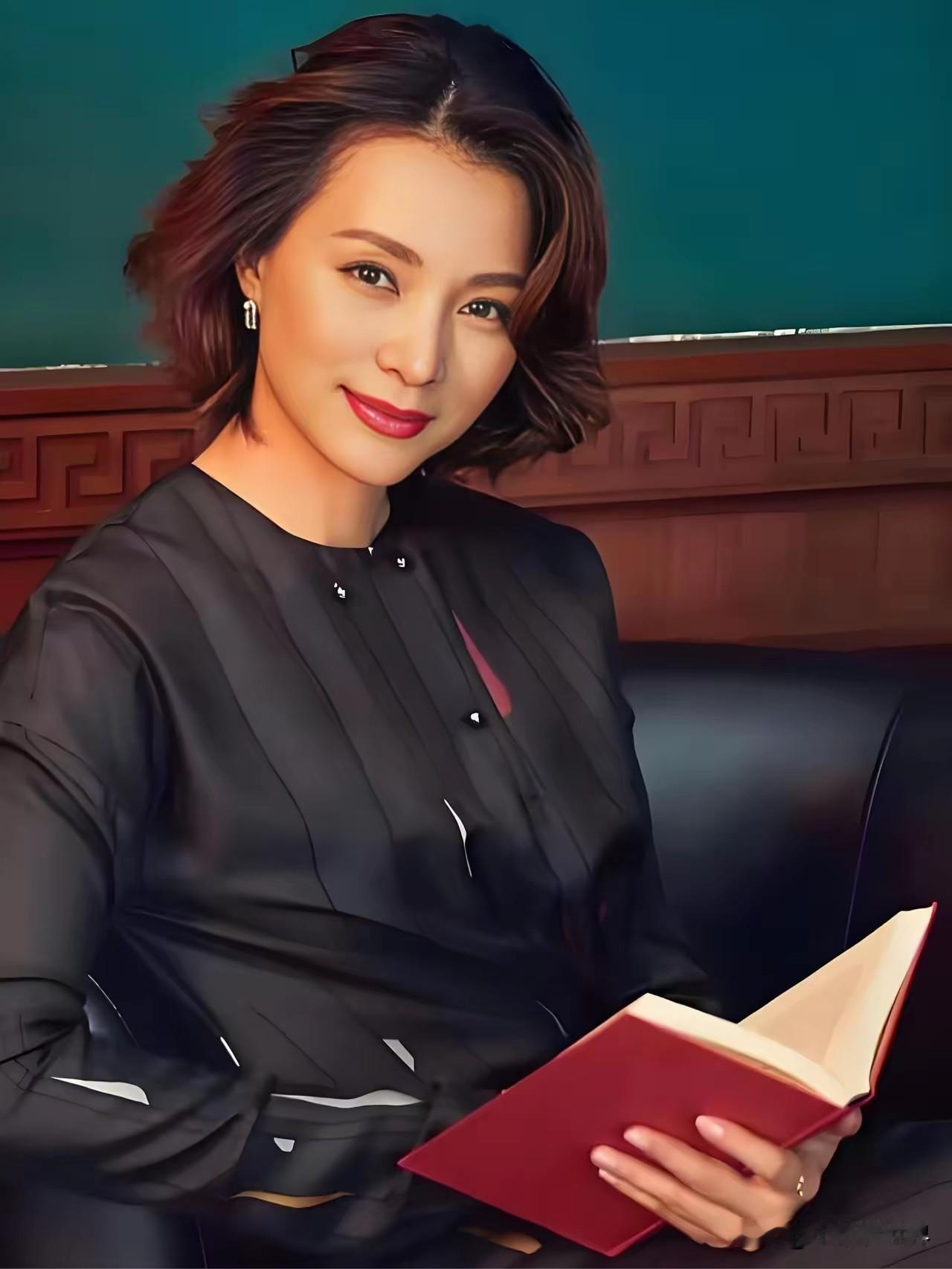 密春雷这事儿，说白了就两样东西。
一样，是他发家后，亲手甩掉的原配。
另一样，是