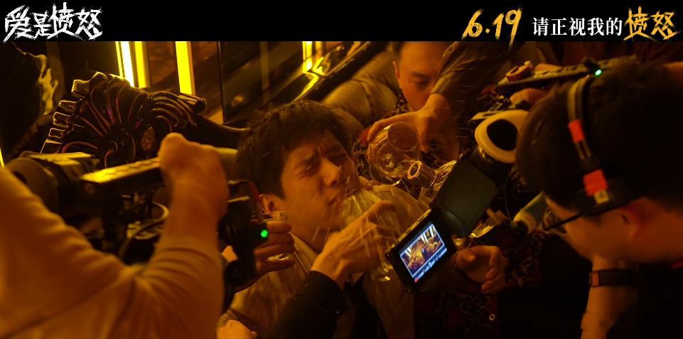 王安宇生理性演技王安宇呕吐戏是自己抠吐的王安宇这段戏看了三遍！抠吐呈现真实崩溃，