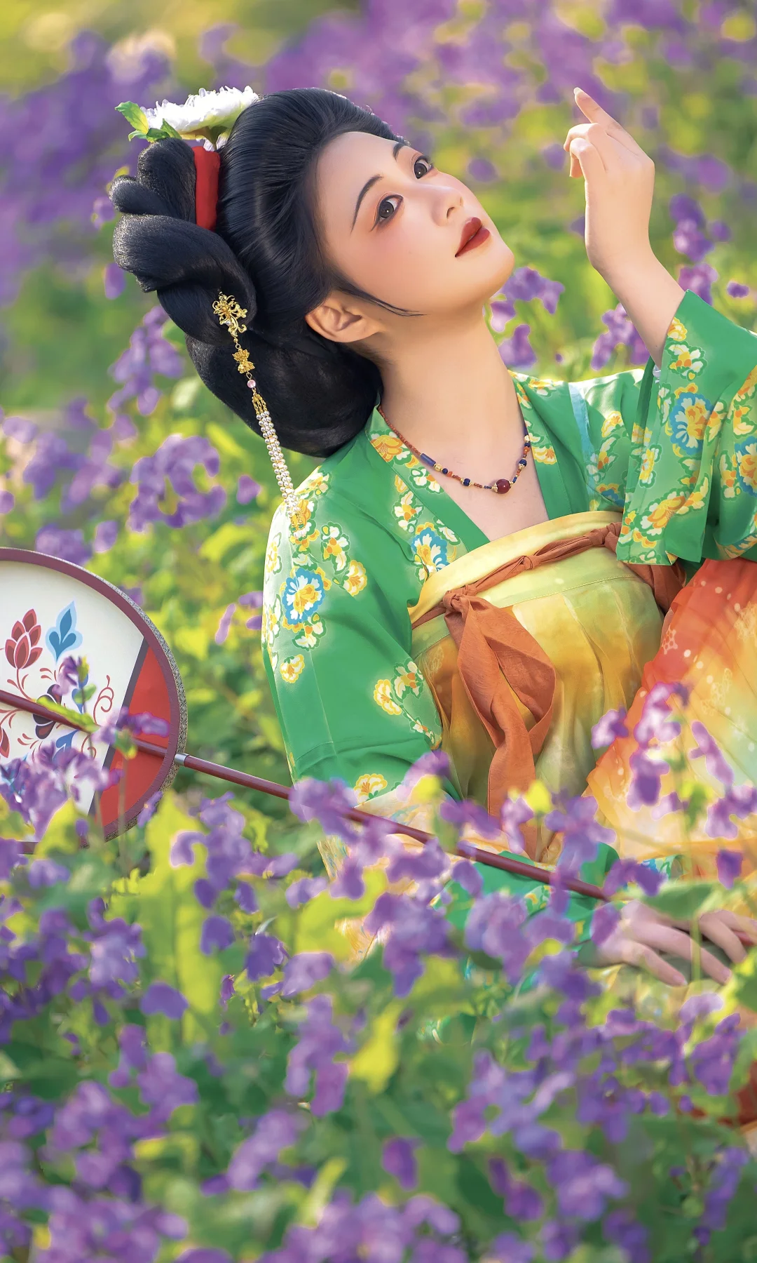 国色芳华｜“蛾眉一笑步生春”🌸