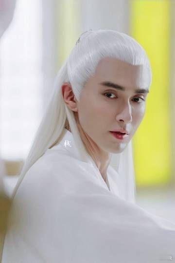 高伟光时隔5年重现白发帝君一辈子中了白发老板的蛊啊啊！ 