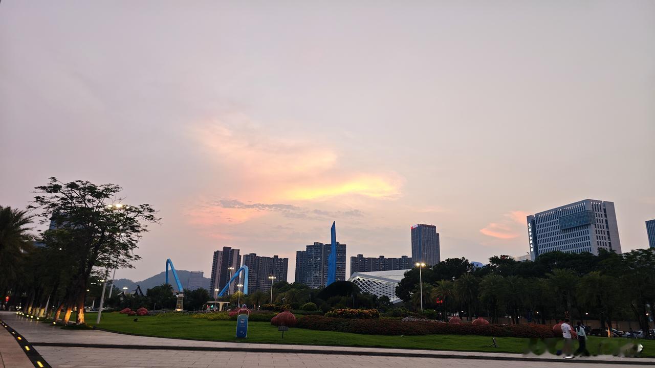 南沙，风景静好！
大家有多少人是对南沙又爱又恨的呢？