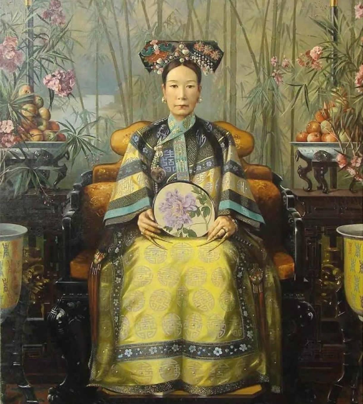 慈禧睡觉有多变态？一晚上要累坏10几个太监宫女。慈禧每天晚上九点入睡，凌晨3点起