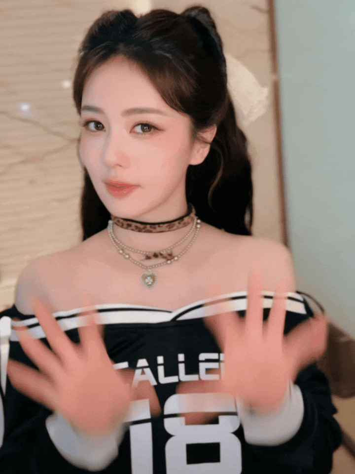 撕弟弟要趁早，诚不欺我，一个寒假白鹿对张真源的血脉压制就翻盘了，别看现在白鹿撕不