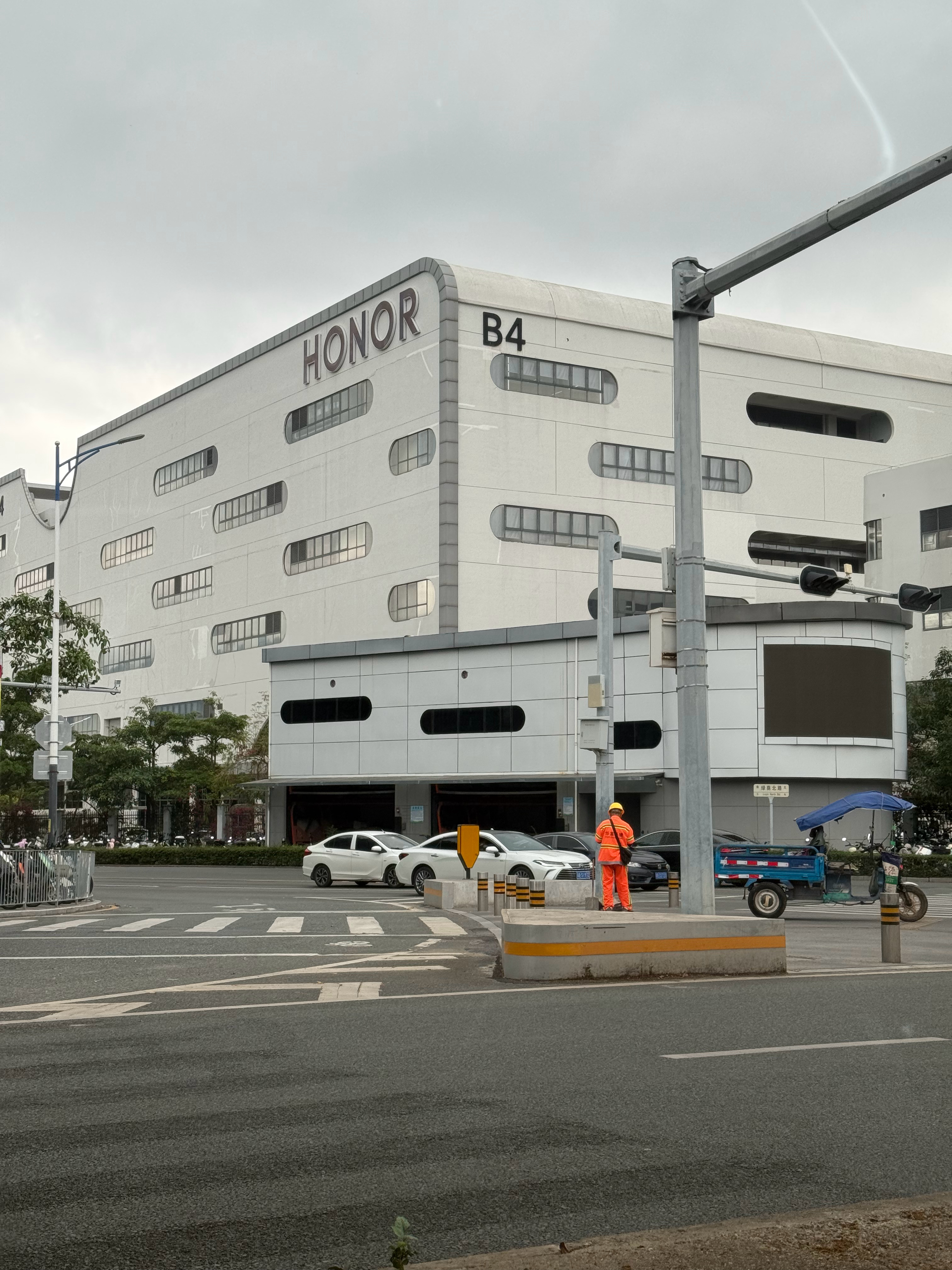 荣耀工厂。 深圳·荣耀智能制造产业园