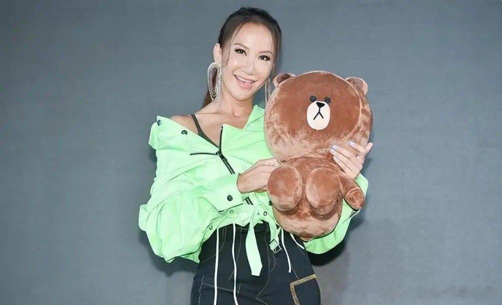 #家人将为李玟举办佛教丧礼#李玟二姐痛心表示：遗体将被解剖！7月6日据港媒，李玟