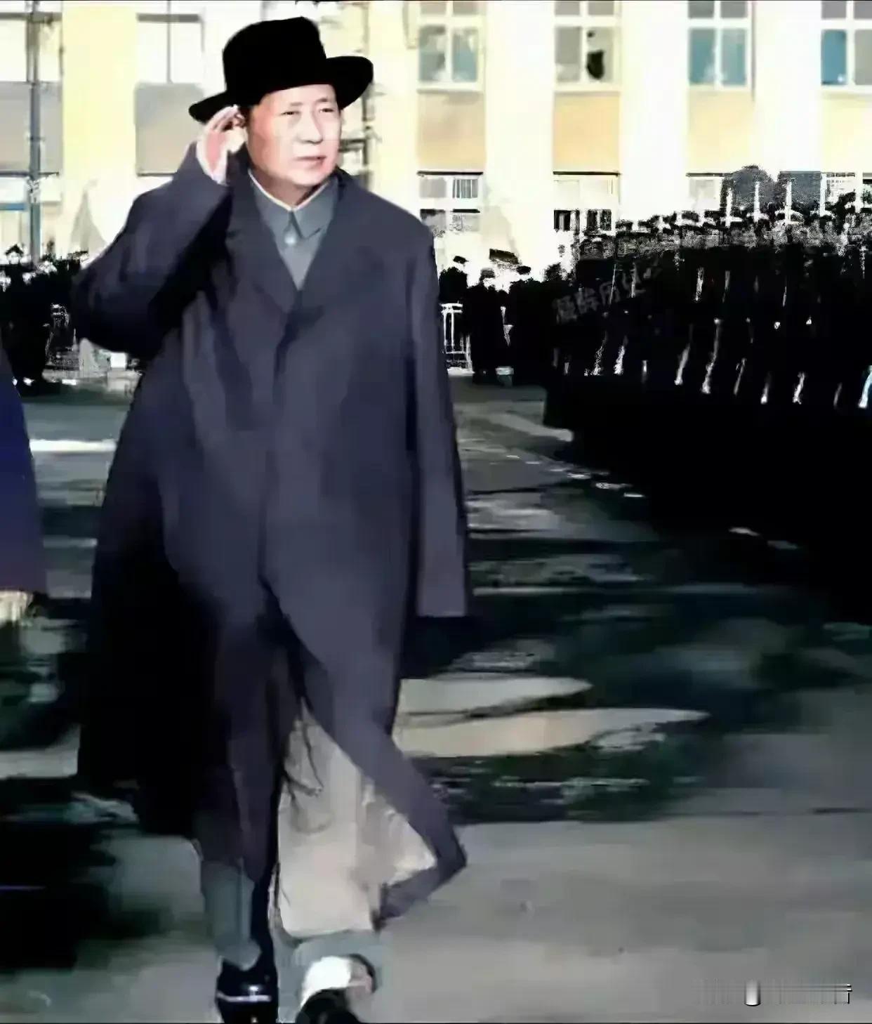 🛡️铁骨铮铮，山河永固！⚔️🚀🙏敬爱的毛主席，感念您的革命气魄，致敬不朽的