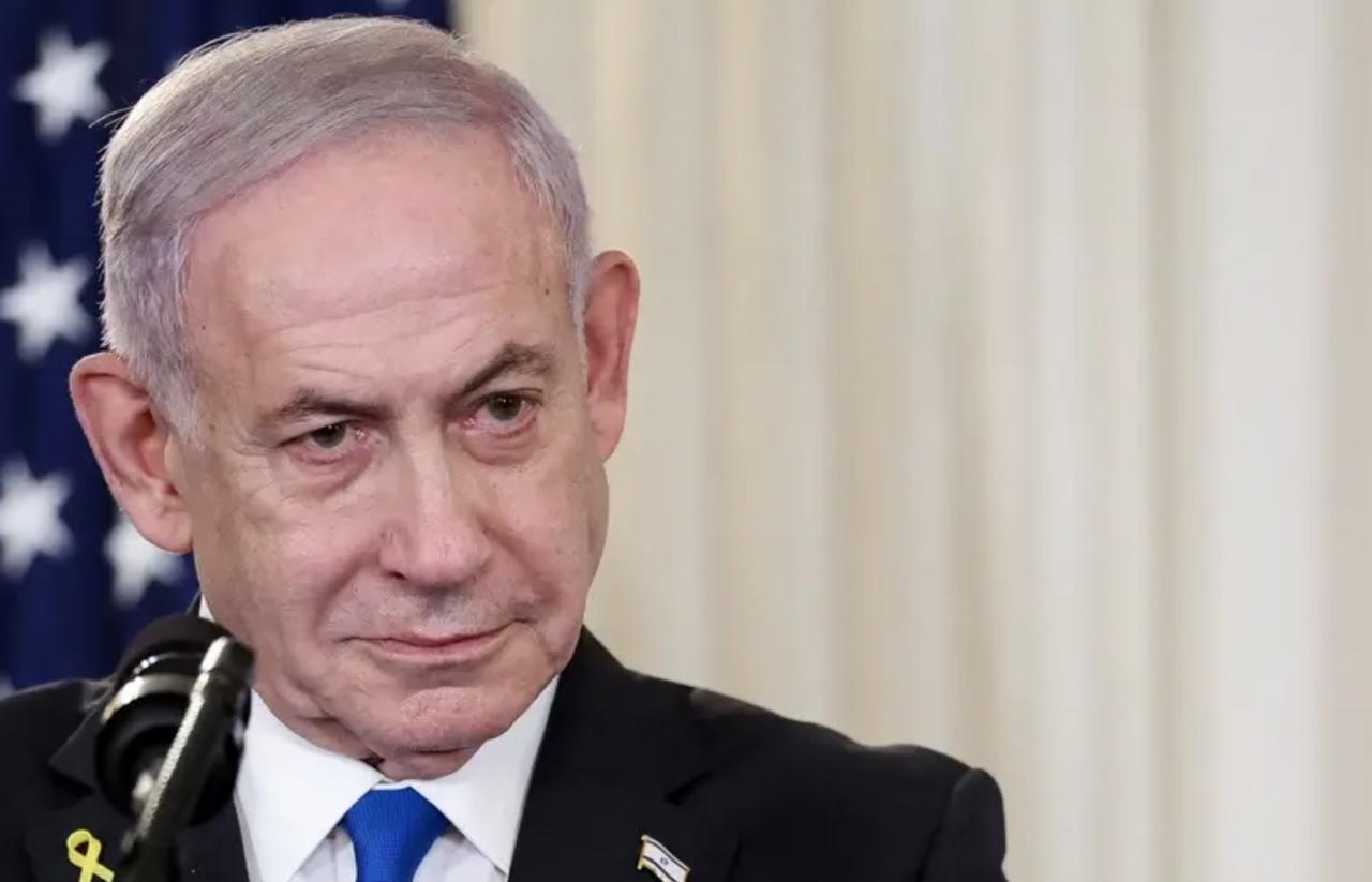 以色列总理内塔尼亚胡正面临一场严峻的政治危机，而这场危机可能决定加沙战争的最终走