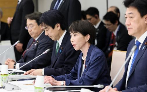 日本主动喊话中国
 
近日，日本首相高市早苗透露，计划在5月上旬对外进行一次小型