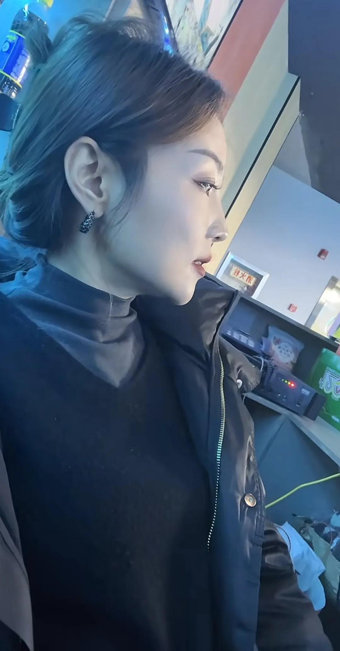 都市酷girl穿搭指南，黑色皮夹克帅气有型！💃🏻👗🔥