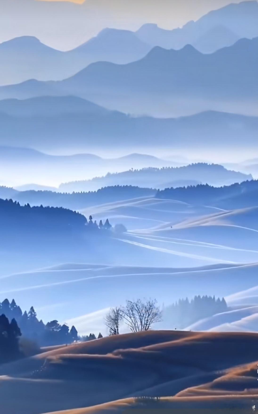 宽窄思语 有时候，我们穷尽一生的词汇量，却发现在一座山、一片云面前，所有的形容词