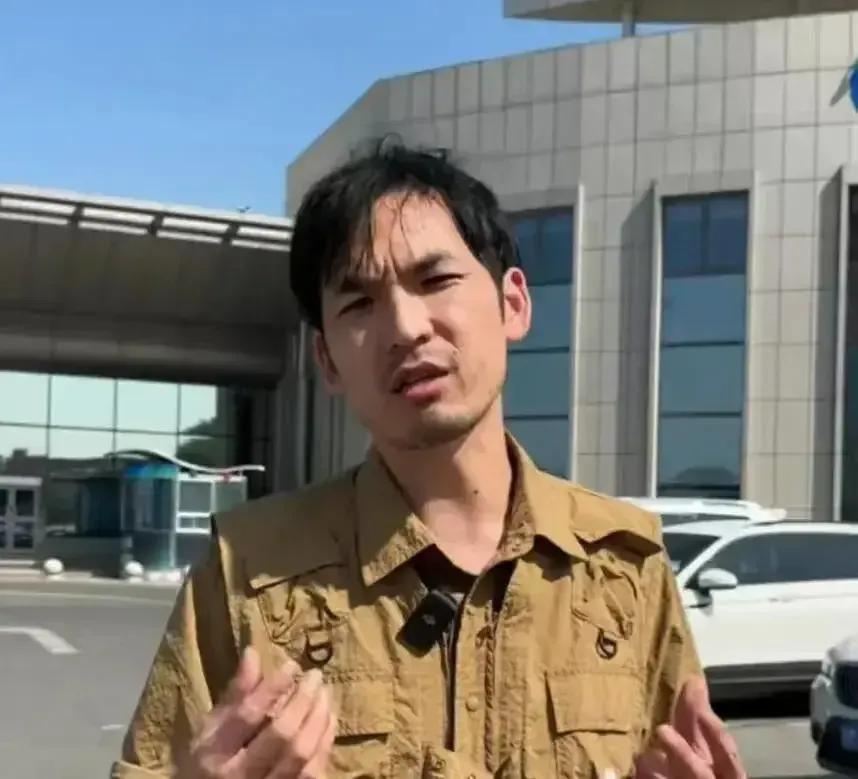 惊！铁头落网了！就是那个在东京街头公然“施肥”的铁头，竟然因为涉嫌敲诈勒索被警方