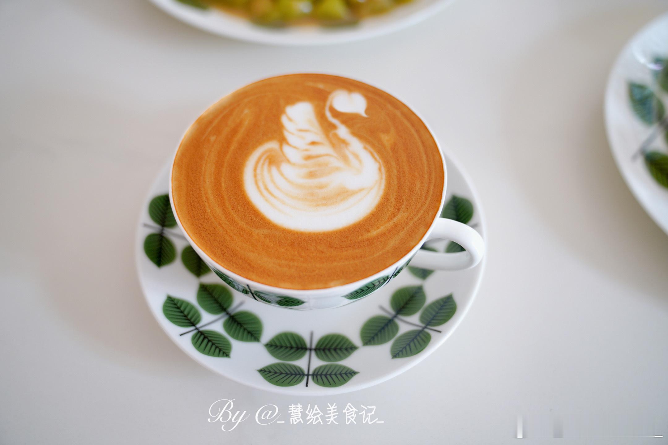 新周快乐🌻早饭蒜蓉丝瓜、南瓜小米粥、肉蛋堡、咖啡、香梨~在家吃饭有多快乐我的美