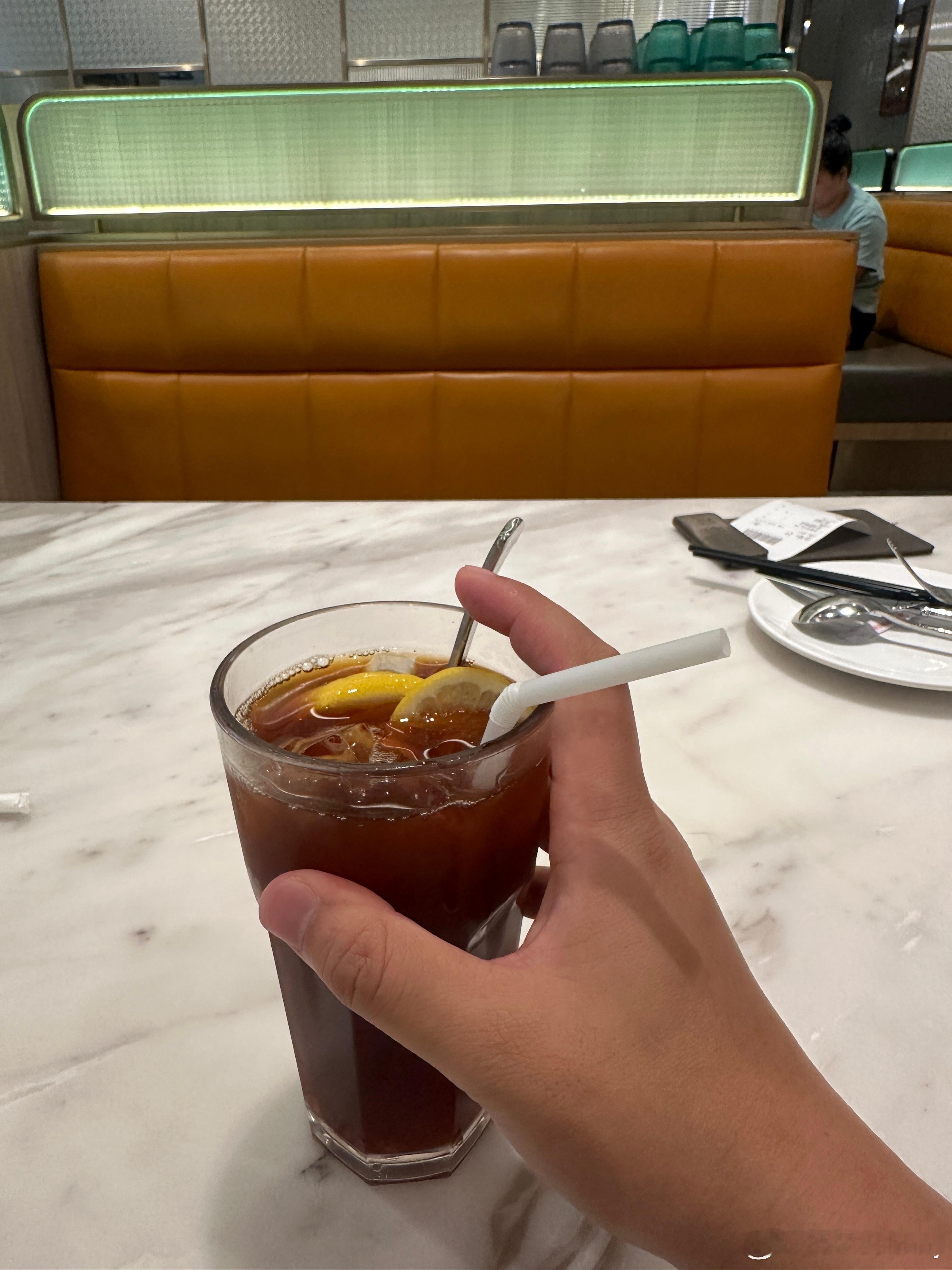 忙完茶餐厅搞起以前喝加糖现在少甜少冰  ​​​