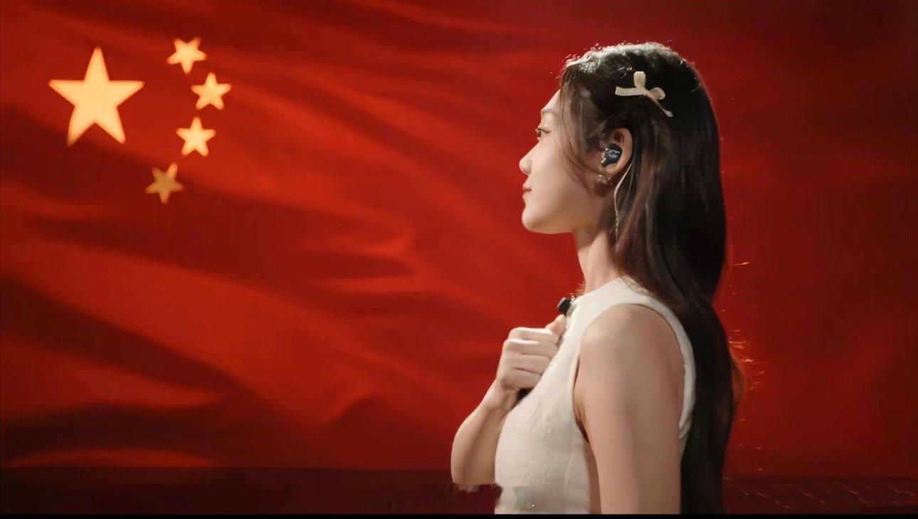 #一首歌为祖国庆生# 希林娜依·高《山河已无恙》《国家》两首歌致敬！你们用热血铸