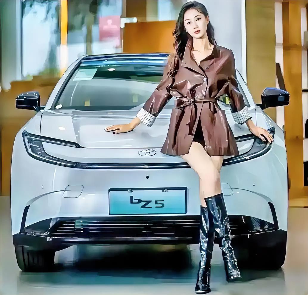 这就是赤裸裸的现实啊：
电车1年电费1000元！
油车1年油费10000元！
电