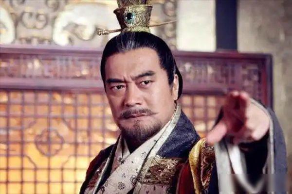 公元626年，李世民在玄武门一箭射死了亲哥李建成。消息传出去，满朝文武噤若寒蝉，