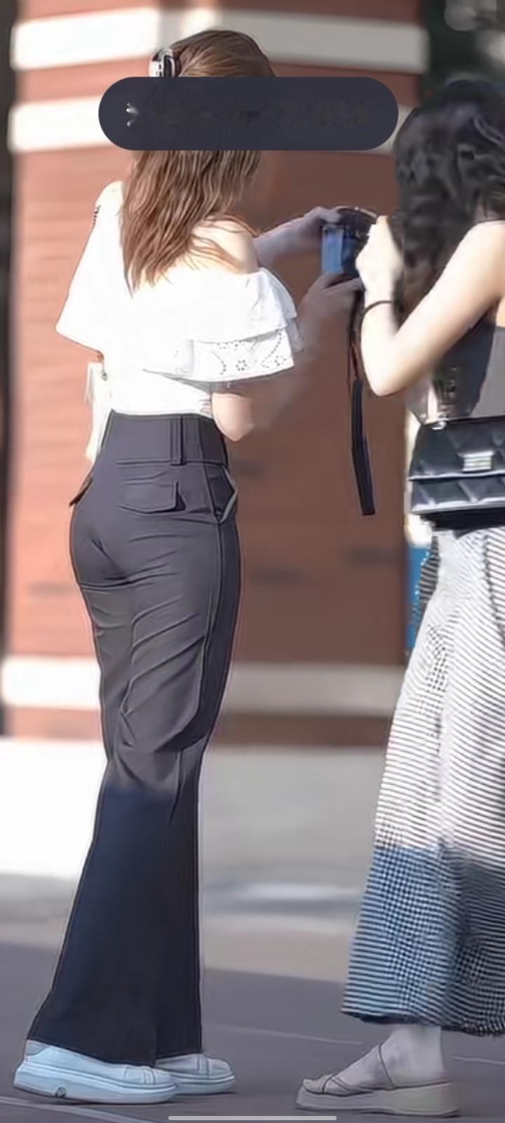 集卡领红包 爱意昭昭，念你迢迢，朝朝暮暮，皆是相思。哪怕隔着千山万水，哪怕历经岁